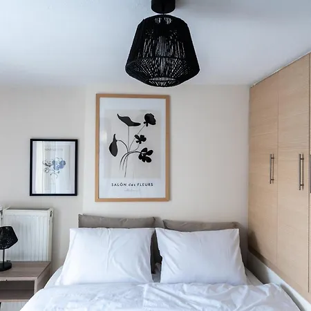 Apartment Pomegranate Luxury Penthouse Maisonette With Beautiful Terrace & Free Parking By Binobi ! *