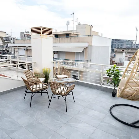 Pomegranate Luxury Penthouse Maisonette With Beautiful Terrace & Free Parking By Binobi ! Apartment