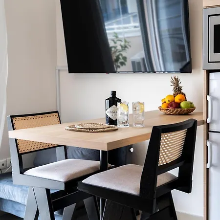 Pomegranate Luxury Penthouse Maisonette With Beautiful Terrace & Free Parking By Binobi ! Apartment *